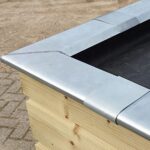 Zinken sneldeklijst met kraal